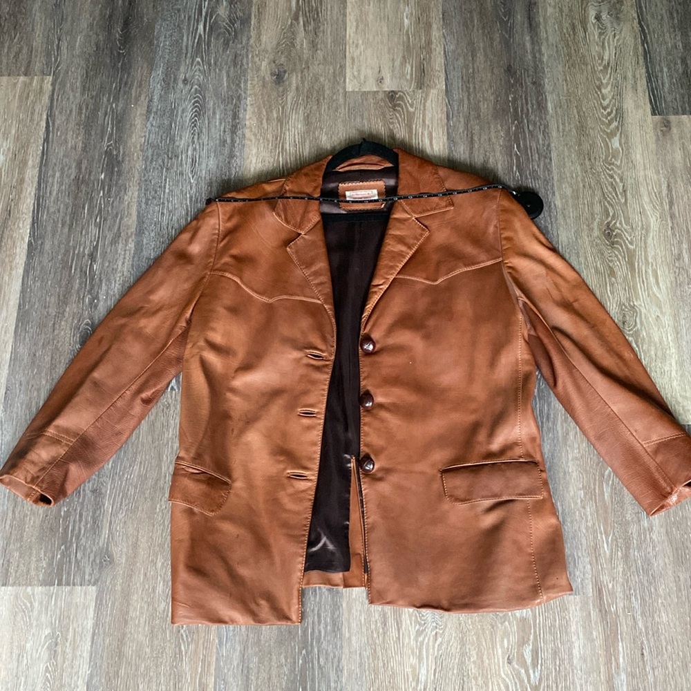 Light brown leather jacket from the 70’s